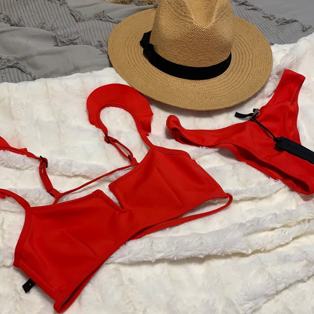 Kendall & Kylie bikini set. Top M, bottoms S